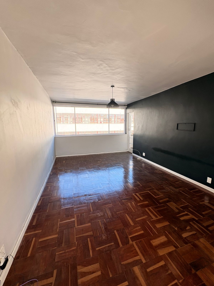 To Let 2 Bedroom Property for Rent in Green Point Western Cape